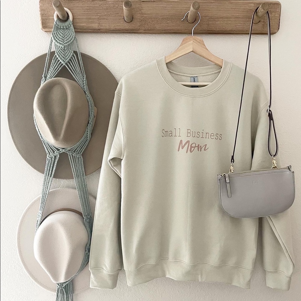NWOT Handmade Small Business Mom Crewneck Sweatshirt Size S